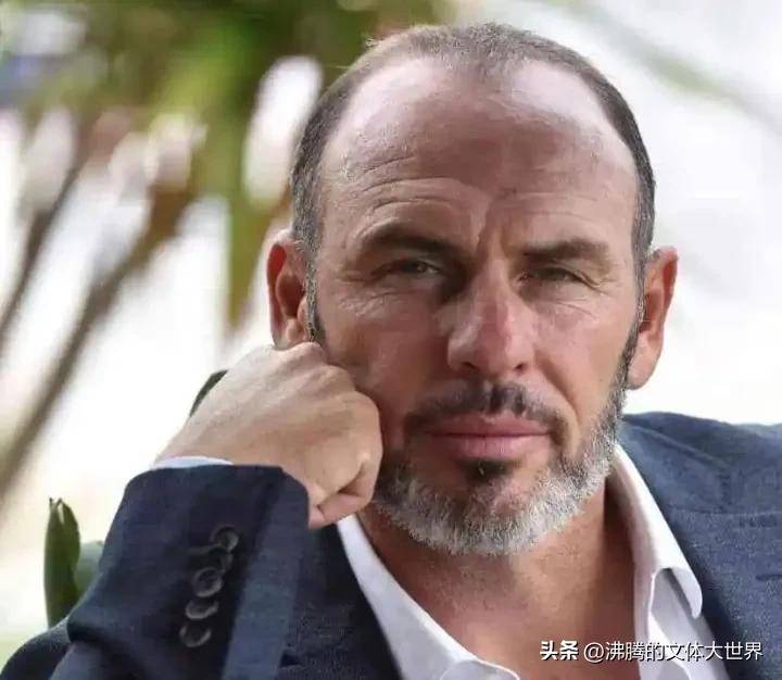  Doinb回归赛场，回归赛场首场状态亮眼，法国队观众沸腾！
